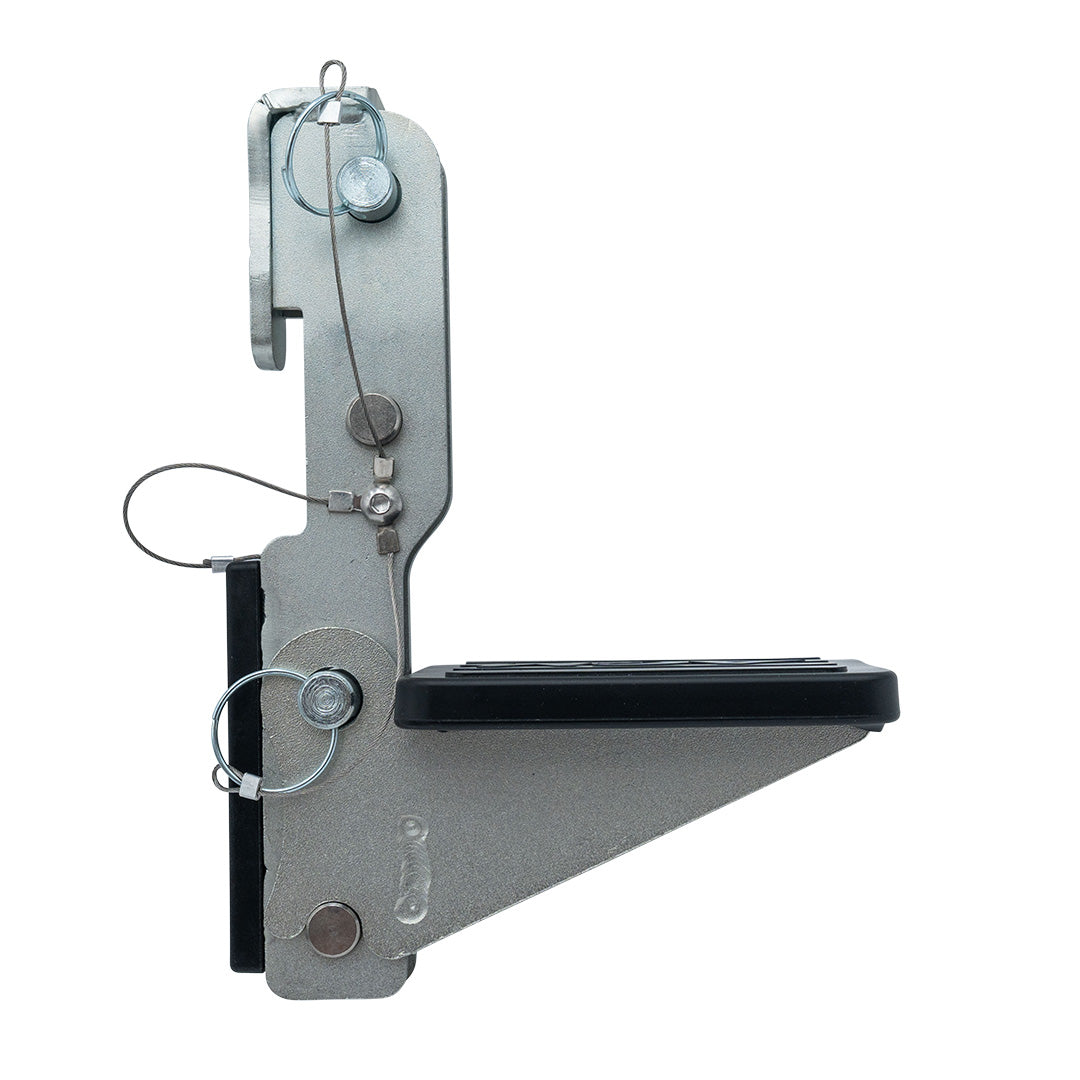 Combo Hook with flat pad attachment installed on the lower position